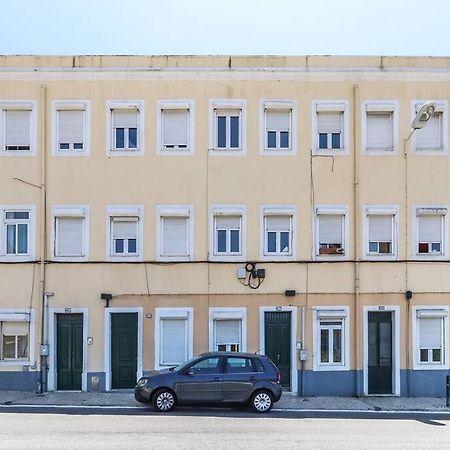 Vita Portucale ! Bright Campo Ourique W/ Terrace Lizbona Zewnętrze zdjęcie