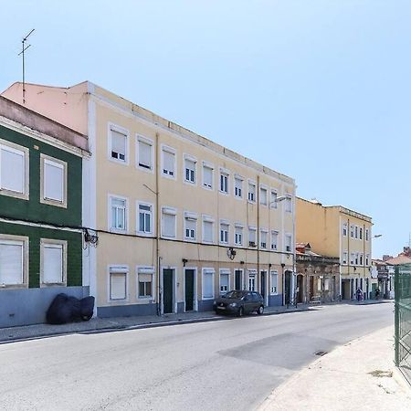 Vita Portucale ! Bright Campo Ourique W/ Terrace Lizbona Zewnętrze zdjęcie