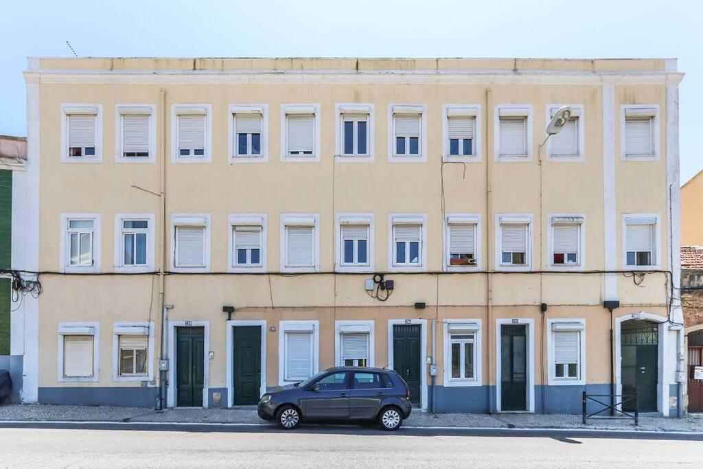 Vita Portucale ! Bright Campo Ourique W/ Terrace Lizbona Zewnętrze zdjęcie